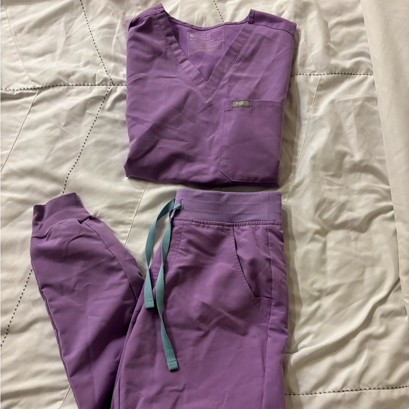 Figs scrub set - Picture 1 of 9